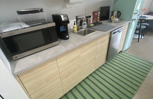 Los Alamos Apartment | Modern Private Casita Bright, Quiet, Minutes to LANL & Trails