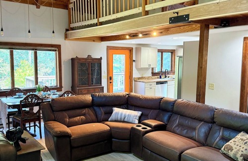 Southbridge House | Modern Quiet Cabin Retreat