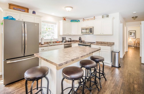 West Bridgewater House | MooseRun| Mesmerizing 3BR Home in Dreamy Location!