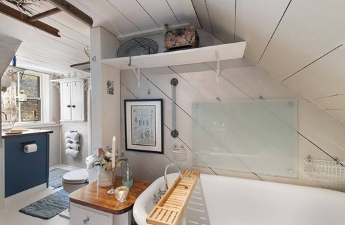 Jacksonville Apartment | Mount Snow Lake Whitingham Antique Apartment in Jacksonville-Whitingham Vermont