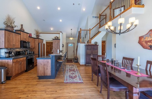 Blue River House | Mountain View From Every Room