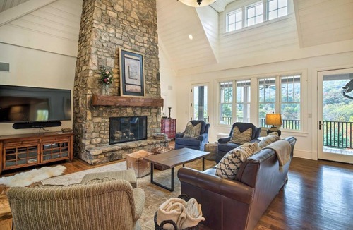 Mill Spring House | Mountain Views! Home in Bright's Creek Golf Club