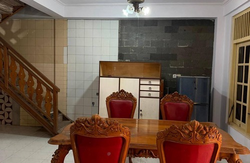 Central Yogyakarta Villa | Ndalem Suryomentaraman