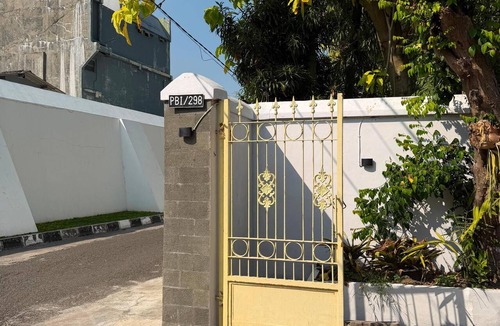 Central Yogyakarta Villa | Ndalem Suryomentaraman