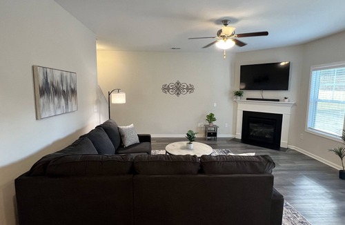 Anderson House | New 4 Bdr Home Close to Clemson U & Lake Hartwell