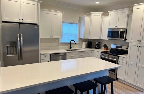 Seneca House | New! Charming New Modern 4/2.5 Home in Clemson SC - Just 5 minutes to Clemson U