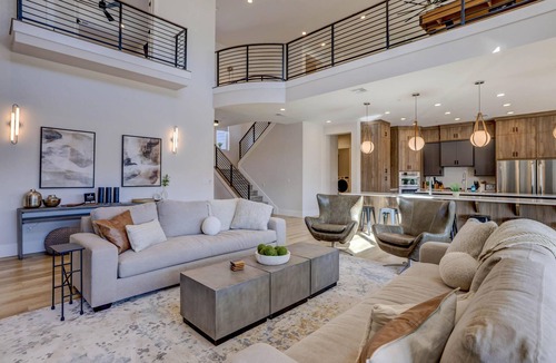 Washington Fields Villa | New | Family Reunions | Corporate Retreats | Private Pool | Sleeps 23