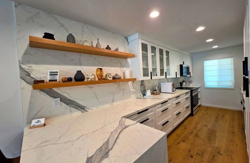 Verdugo Woodlands Condo | NEW - Majestic Gateway in Glendale - 2BD - best of LA