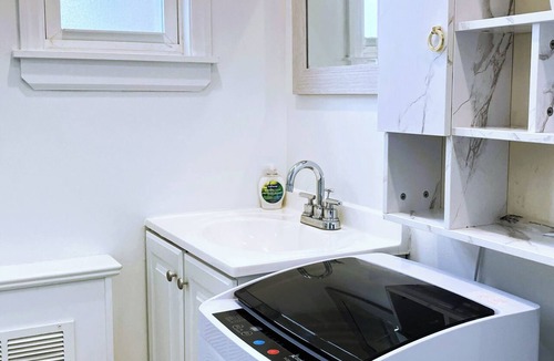 Queens Apartment | New! Spacious! Fun Car/Bunk Bed! Main St! Parking!