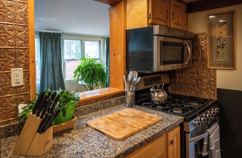 Diamond Point House | New to VRBO Bumble Bear Inn in Bolton Landing