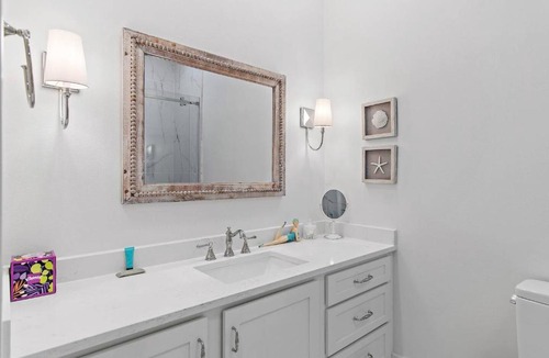 Rosemary Beach Apartment | Newly Renovated Next to Rosemary & Alys Beach 5m to Beach & Dining Free Parking
