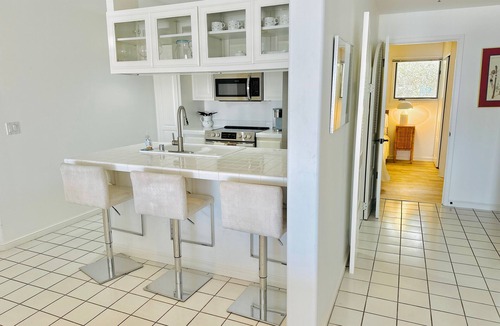 Avalon Villa | No steps to this property