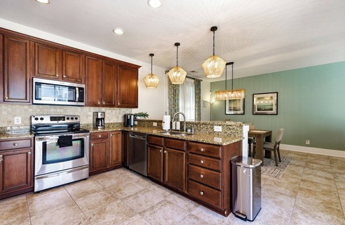 Windy Hill House | North Beach Resort private beach cottage-walk to ocean, resort pools & gym!