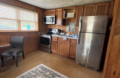 Farmview - Ramble Apartment | “Nurses Nest” studio 1 minute walk to hospital! Minutes from Virginia Tech!