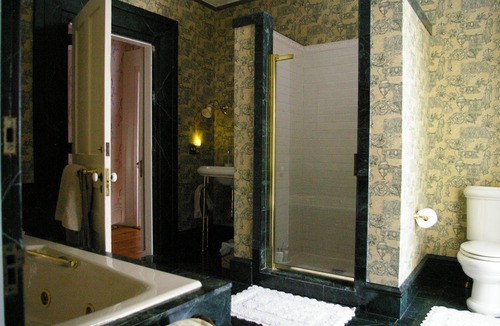 Halfmoon Bed & Breakfast | Oakcliff Bed and Breakfast