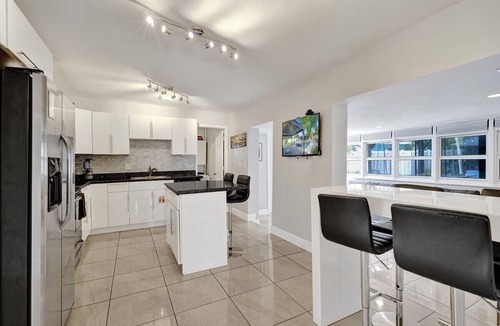 Pompano Beach Villa | Ocean Breeze Villa 🏝️ 5 Minute Walk to Beach