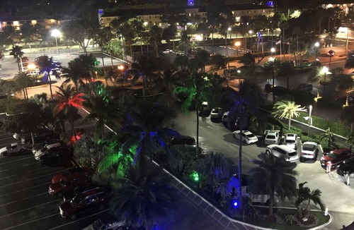 Galt Mile Condo | Ocean front Florida’s largest Tiki Bar indoor/outdoor dining shopping, gym & spa