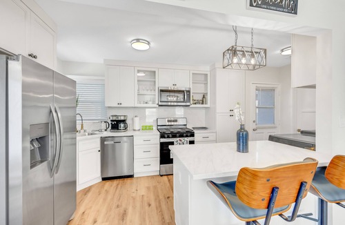 Inglewood House | Outstanding Pool House Next to Intuit Dome/SoFi for World Cup