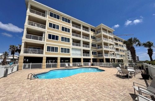 Orange Beach East Condo | Paradise is calling 🌴 Pick up! The beach is more affordable than you think!