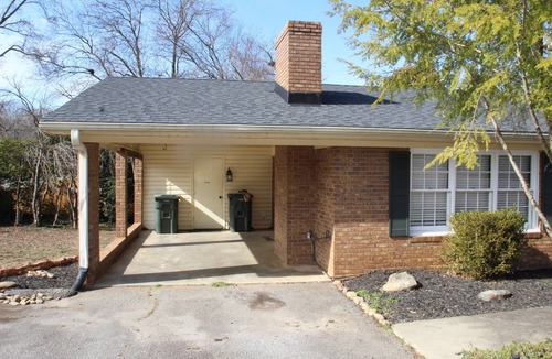 Easley House | Peaceful 3-bedroom house with AC in charming Easley