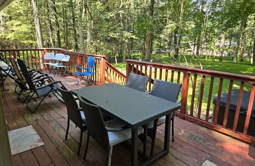 Zena House | Peaceful Woodstock Retreat in the Catskills family friendly, spacious 6 bedroom