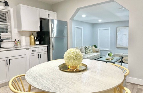 Marlborough House | PERFECT Newly Renovated Tranquil 4-bedroom House w/parking and WiFi