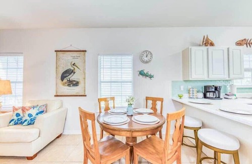 Orange Beach Villa | Pet Friendly - Close to Beach - The Wharf - Sports