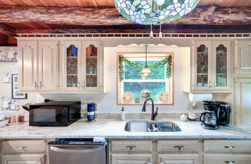 Maplecrest House | Pet-Friendly New York Cabin w/Hot Tub & Game Room