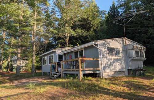 Fitzwilliam Cottage | Pet-friendly peaceful pond home near Keene, Rindge, & Mt Monadnock Max 3 people.