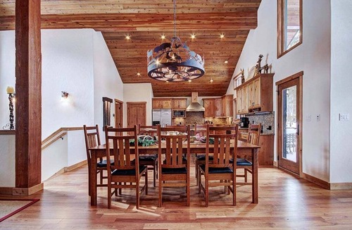 Fairways House | Pet Friendly- Pine Needle Lodge, a 4BR, 4.5BA retreat with hot tub, views, and sleeps 10!