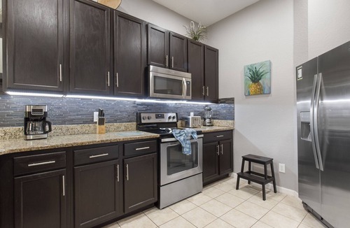Bahama Bay Condo | Platinum Updated Modern 2BR at Bahama Bay – 15 Min to Disney