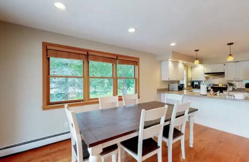 Hubbardton House | Play Golf Year-Round, Lake Bomoseen Lakefront w/Trackman Golf Simulator!