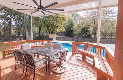 Anderson House | Pool and Hot Tub Oasis with Coastal Vibes Near AU