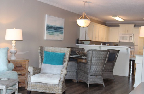 Hilton Head Island Condo | Pool view.Spacious 2 bedroom 2 bath Condo/S.FOREST BEACH/Indoor/Outdoor Pools