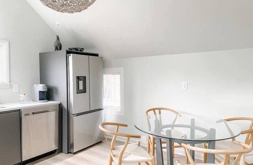 Pittsford House | *Posh 2BR in the Heart of the Pittsford Village*