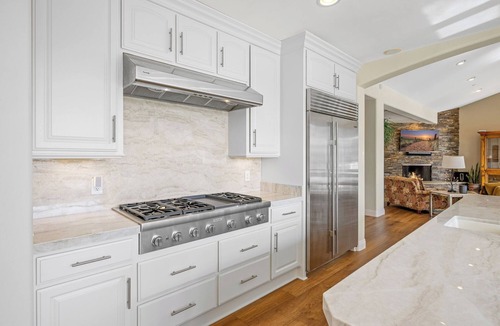 Encinitas House | Private 2 acre 5-bedroom estate in Encinitas with resort pool and guest house
