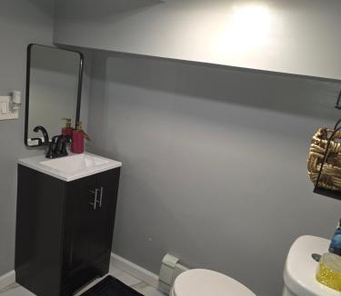Baywood House | Private Area & Common Space Rooms In Bayshore