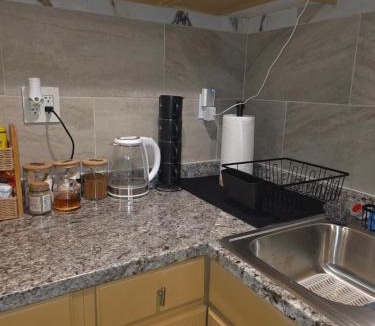 Baywood House | Private Area & Common Space Rooms In Bayshore