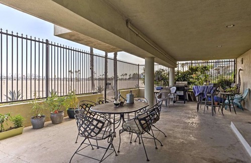 Alamitos Beach Condo | Private beachfront condo on Ocean Blvd.