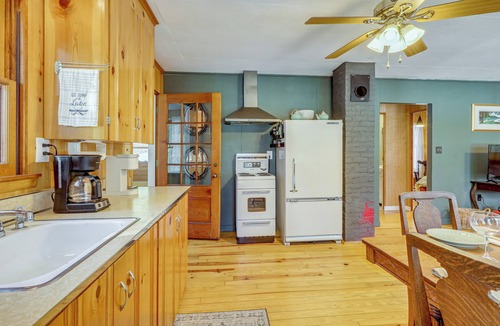 Chestertown Cottage | Private Dock & Beach! Lakefront, Fire Pit, Boats