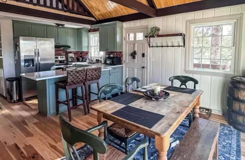 Bridgewater House | Private Home, King Bed, Beach Access, Fire Pit