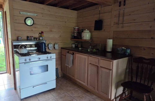 Glen Aubrey Cabin | Private off-grid rustic cabin, pet friendly, fishing