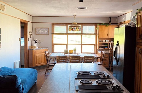 Gansevoort House | Private relaxing 5-bedroom farmhouse in Gansevoort with AC, WiFi