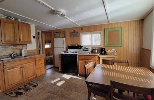 Town of Conesville Cottage | Private Secluded Mountain View Cottage w/Pond 15 minutes to Windham