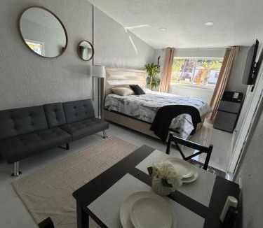 Highland Garden House | Private Studio with Patio-King Bed, Near Beach & Casinos