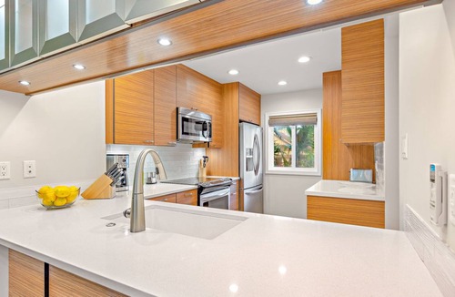 Downtown Lahaina Villa | Puamana 283: Elegantly Remodeled 2BR/2.5BA Townhome, Steps from Gorgeous West Maui Shoreline!