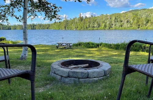 Springfield House | Quaint lakefront; firepit, boat, kayaks, paddleboard, grill, laundry, hammock