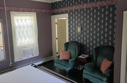 Westfield Bed & Breakfast | Quaint lodging in the heart of Westfield at the YWCA Westfield/King size bed
