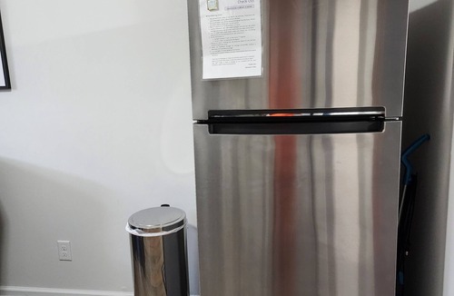 Hanahan Apartment | Quiet spacious 1BR Centrally Located w Parking/Washer/Dryer onsite. Hi Sp Wifi!