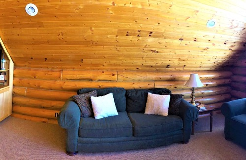 Escalante Cabin | Red Rock Ranch Log Cabin: Large, Fully Furnished, 5 Bdr, sleeps 12, 3 levels